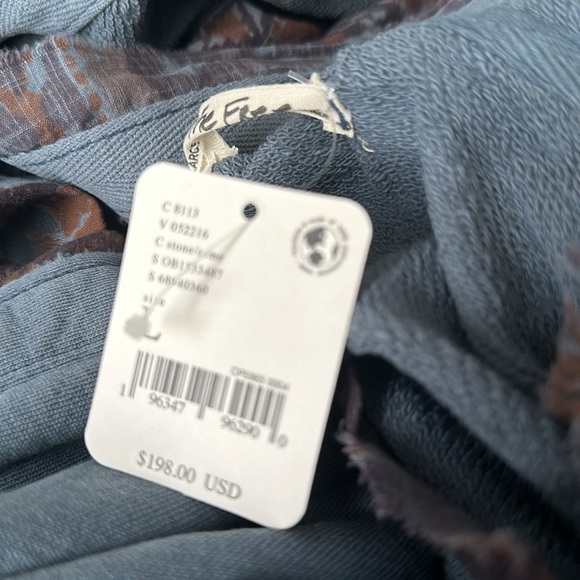 We the Free sweatshirt NWT large with fabric accents - Picture 2 of 9